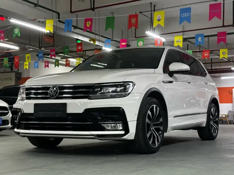 Volkswagen Tiguan L, 2021 — фото 1