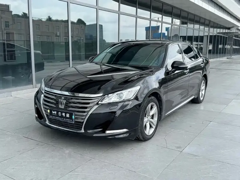 Toyota Crown, 2016