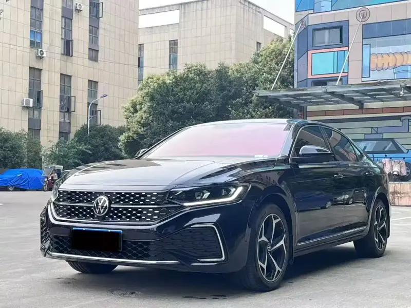 Volkswagen Passat, 2025