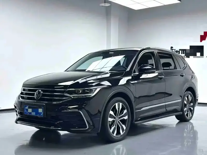 Volkswagen Tiguan L, 2022 — фото 1