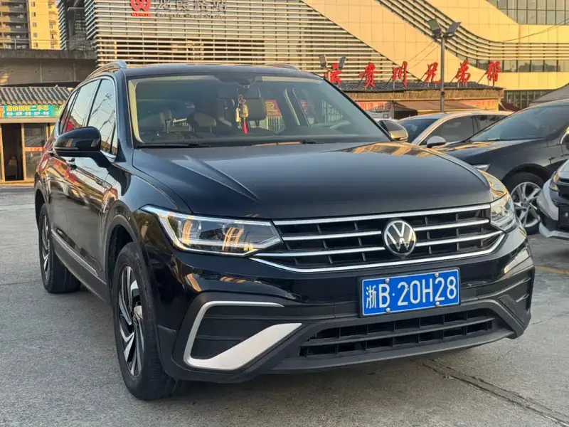 Volkswagen Tiguan L, 2022