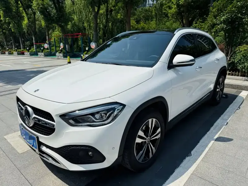 Mercedes-Benz GLA, 2022