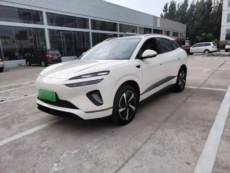BYD 06, 2025