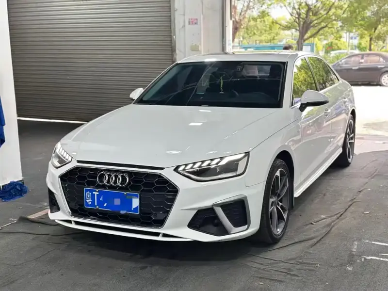 Audi A4L, 2021