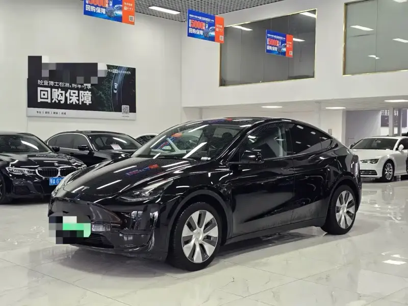 Tesla Model Y, 2022