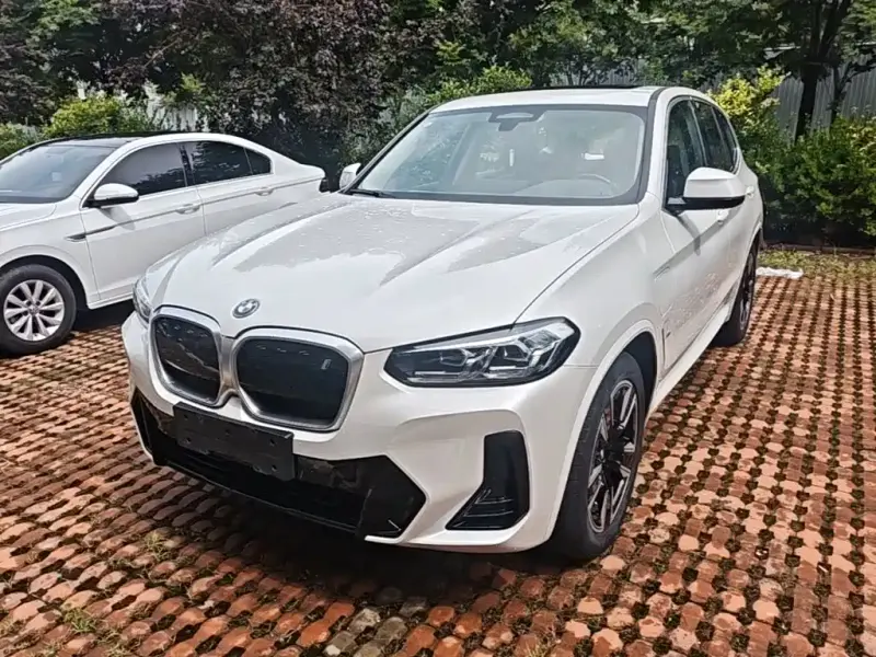 BMW iX3, 2023