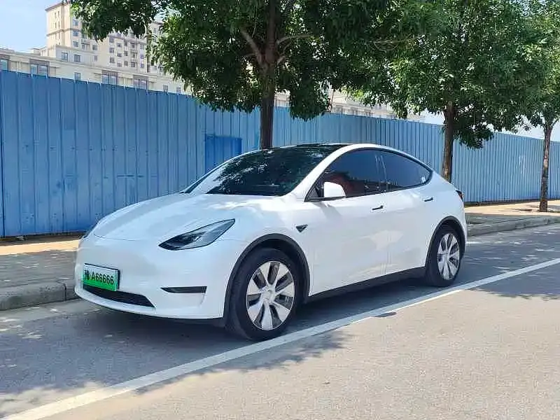 Tesla Model Y, 2023