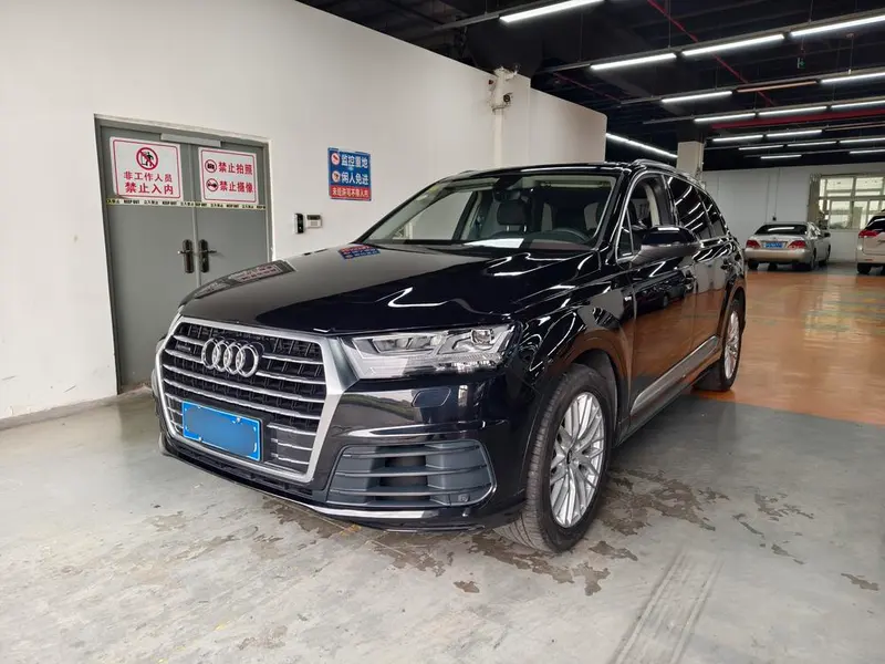 Audi Q7 45 TFSI Version, 2018 — фото 1