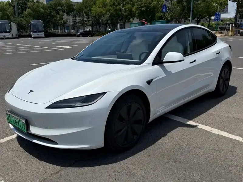 Tesla Model 3, 2026