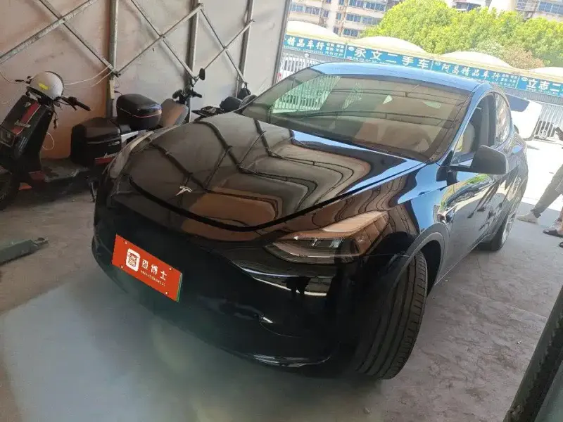 Tesla Model Y, 2023