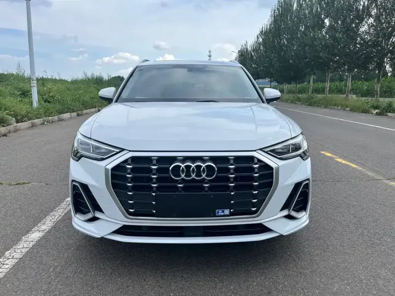Audi Q3, 2022
