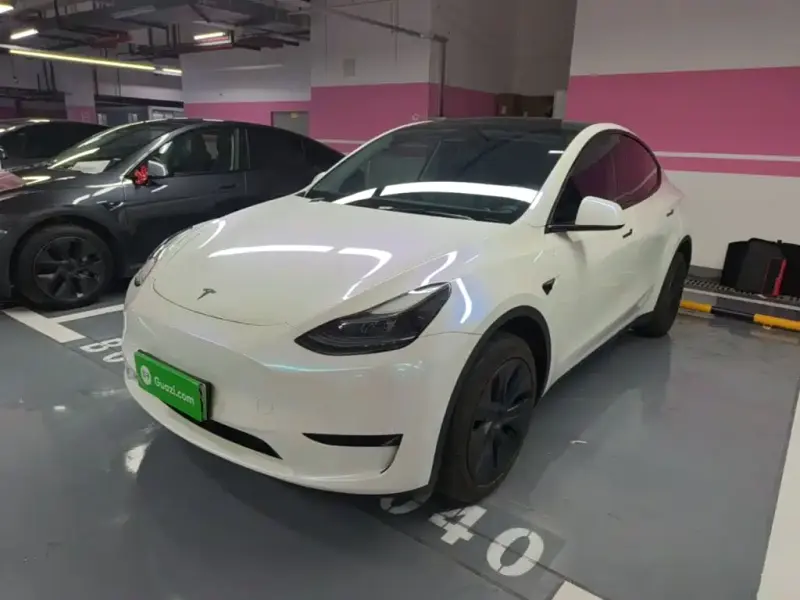 Tesla Model Y, 2023