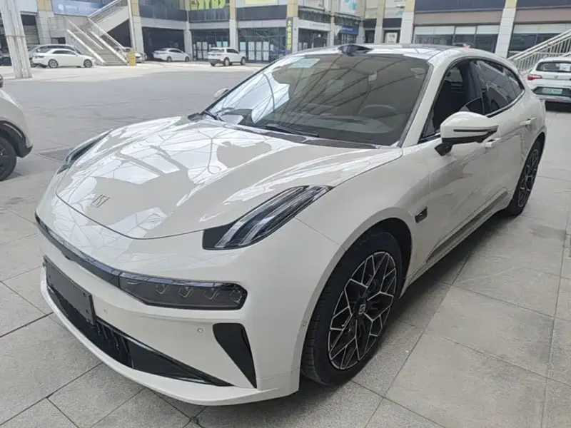 Zeekr 001, 2025