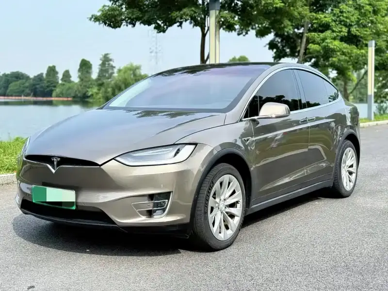 Tesla Model X, 2017