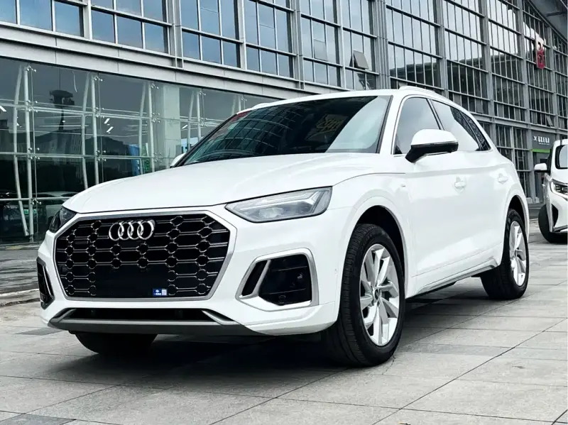 Audi Q5L, 2022