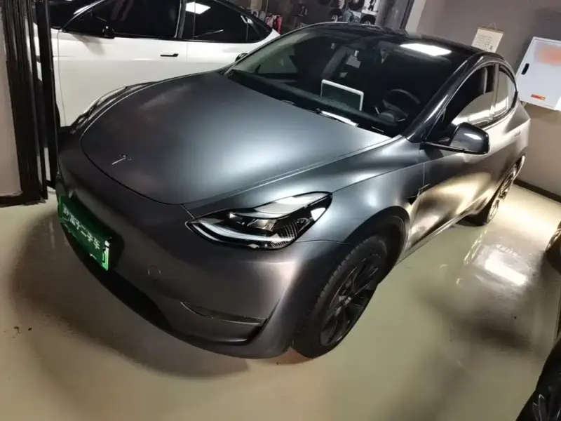Tesla Model Y, 2024