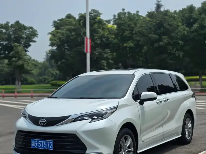 Toyota Sienna, 2024