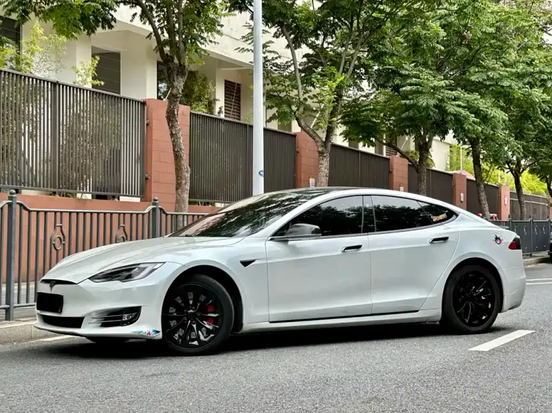 Tesla Model S, 2020