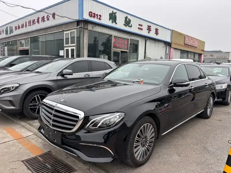 Mercedes-Benz E-Class, 2020 — фото 1