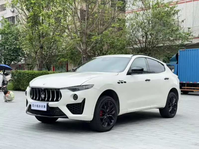 Maserati Levante, 2023 — фото 1
