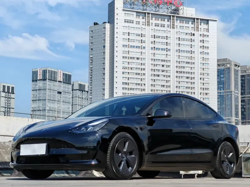 Tesla Model 3, 2022