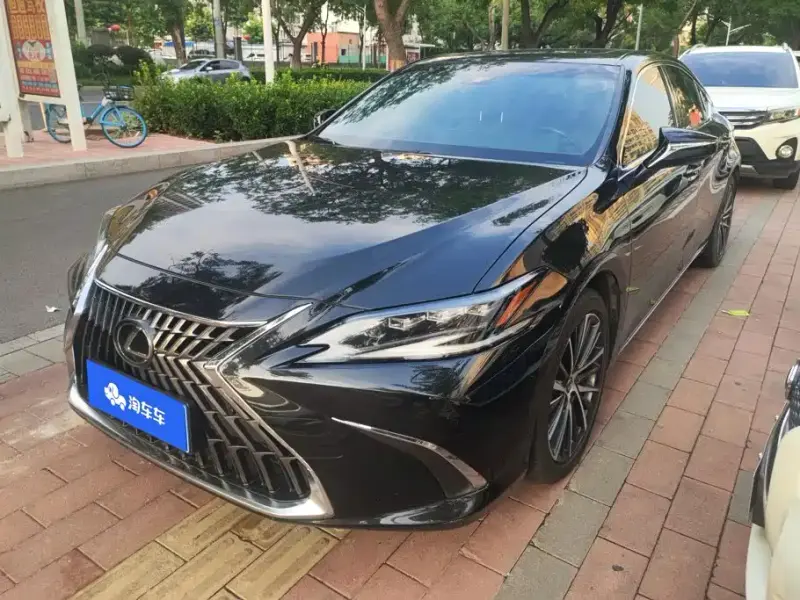 Lexus ES, 2024