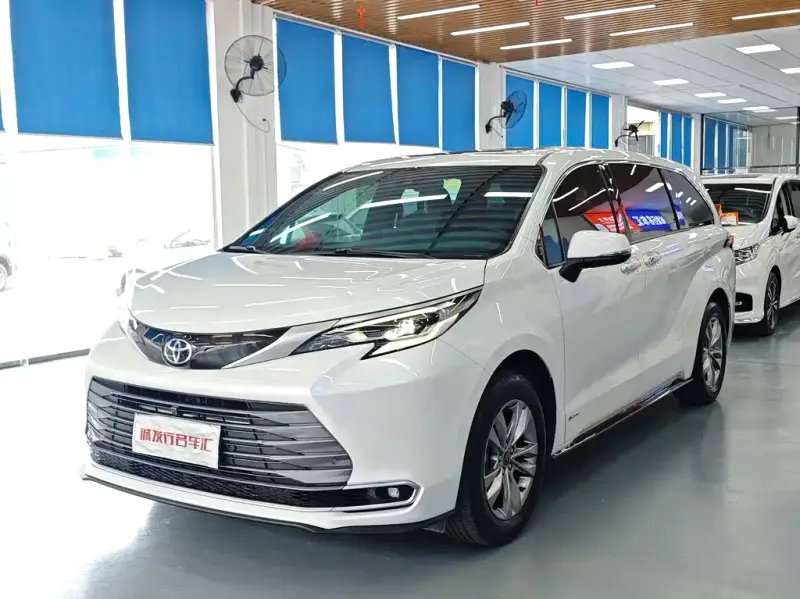 Toyota Sienna, 2024
