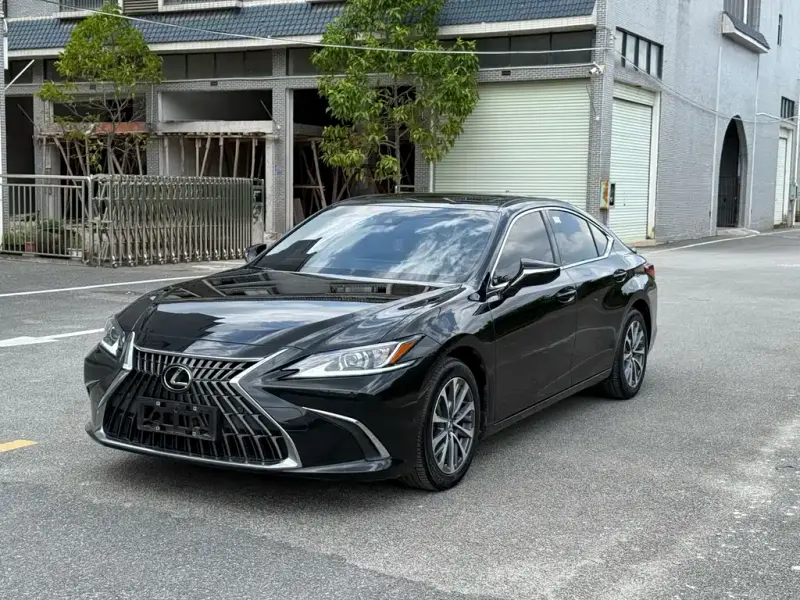 Lexus ES, 2024