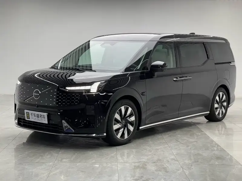Volvo EM90, 2024