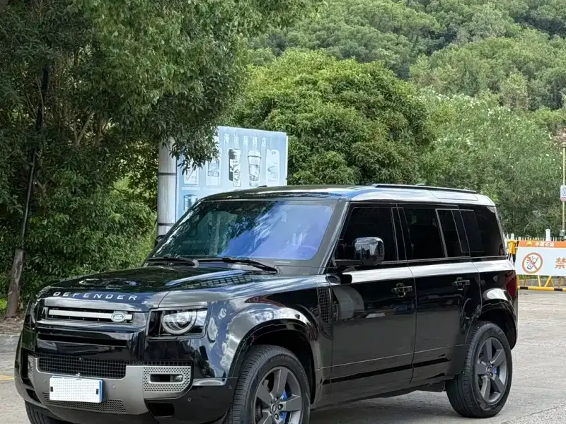 Land Rover Defender, 2025
