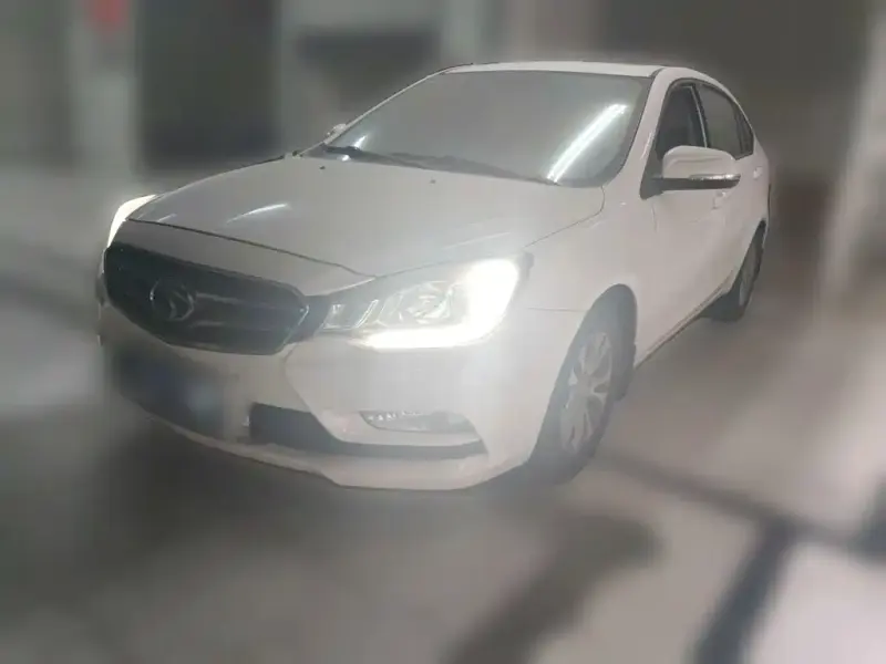 Soueast V5 Lingzhi, 2015
