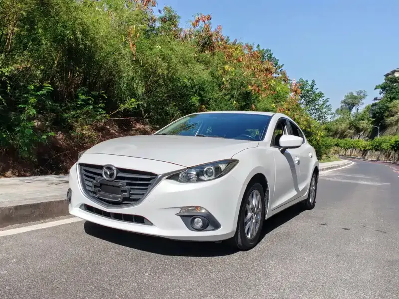Mazda 3 Axela, 2015