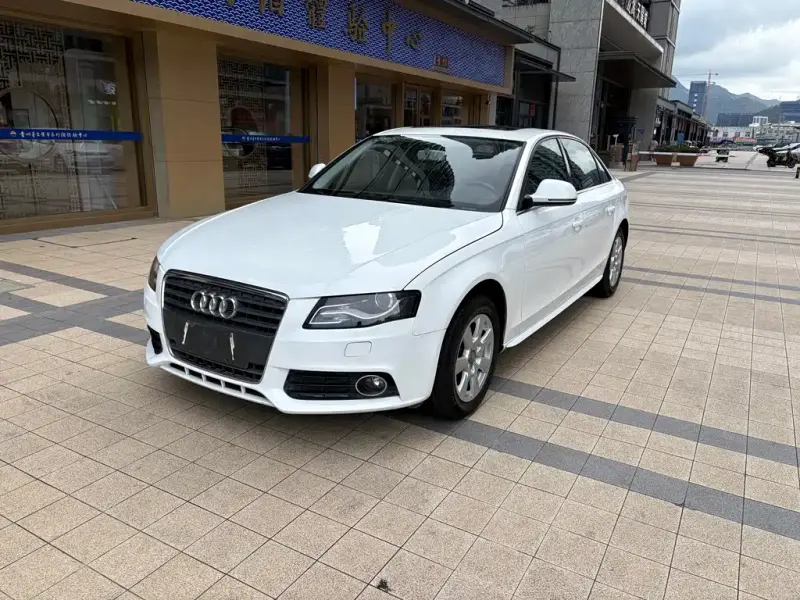 Audi A4L, 2011