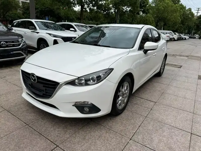 Mazda 3 Axela, 2015