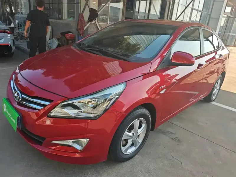 Hyundai Verna, 2015