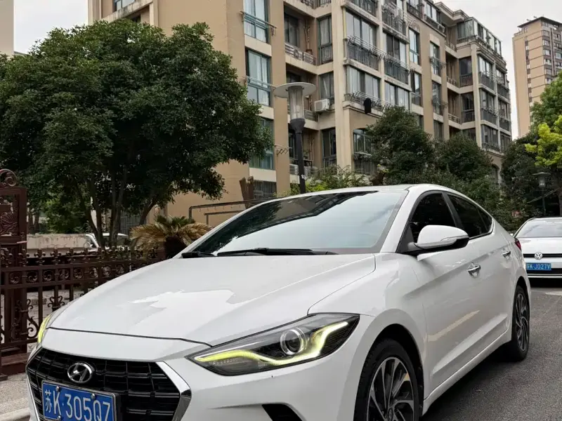 Hyundai Elantra, 2019 — фото 1
