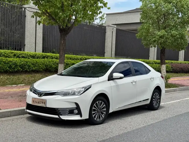 Toyota Corolla, 2018 — фото 1