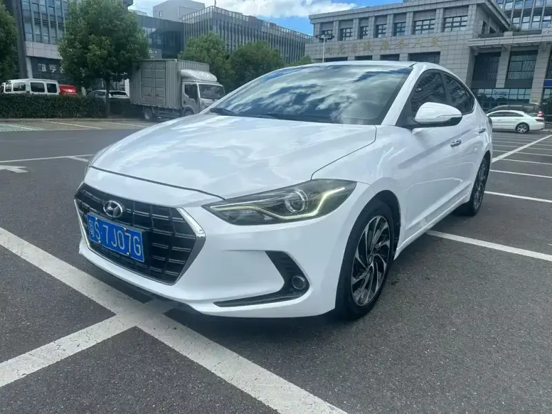 Hyundai Elantra, 2019 — фото 1