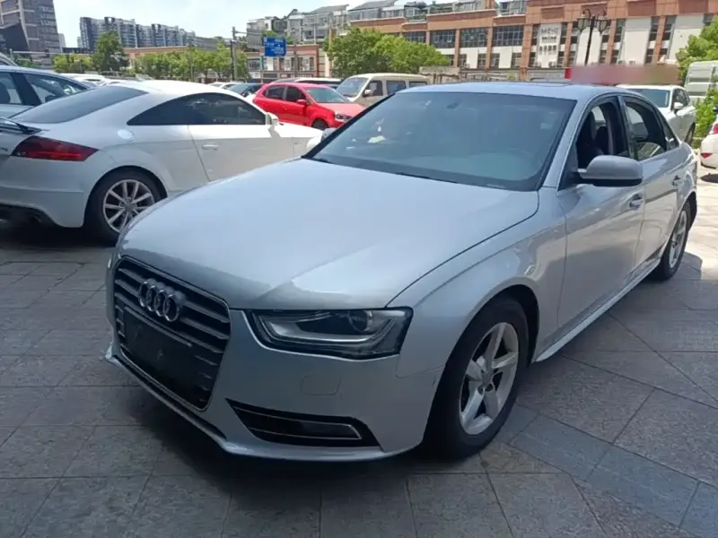Audi A4L, 2015