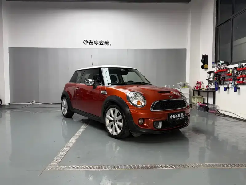 MINI Mini, 2012