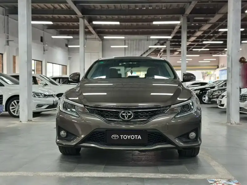 Toyota Reiz, 2014