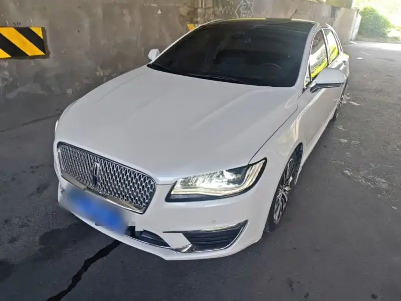 Lincoln MKZ, 2017