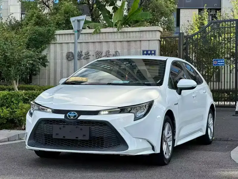 Toyota Levin, 2022 — фото 1