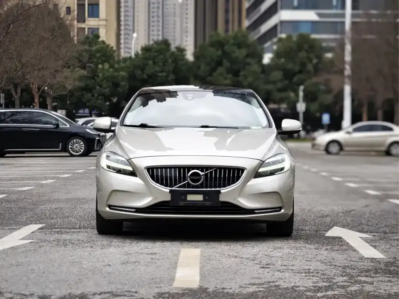 Volvo V40, 2017