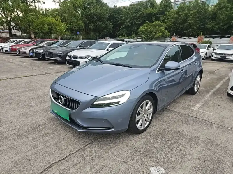 Volvo V40, 2018