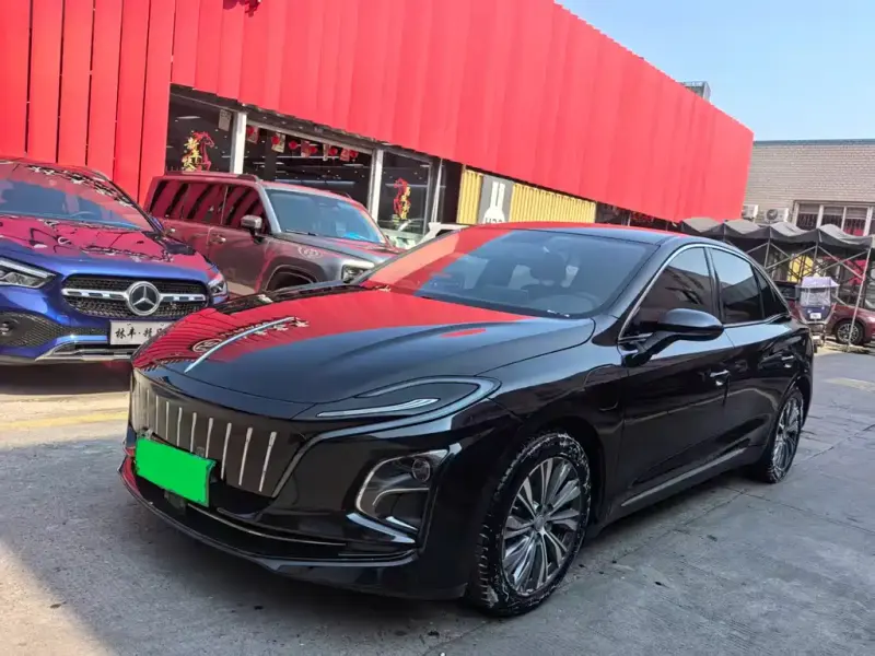 Hongqi E-QM5, 2022