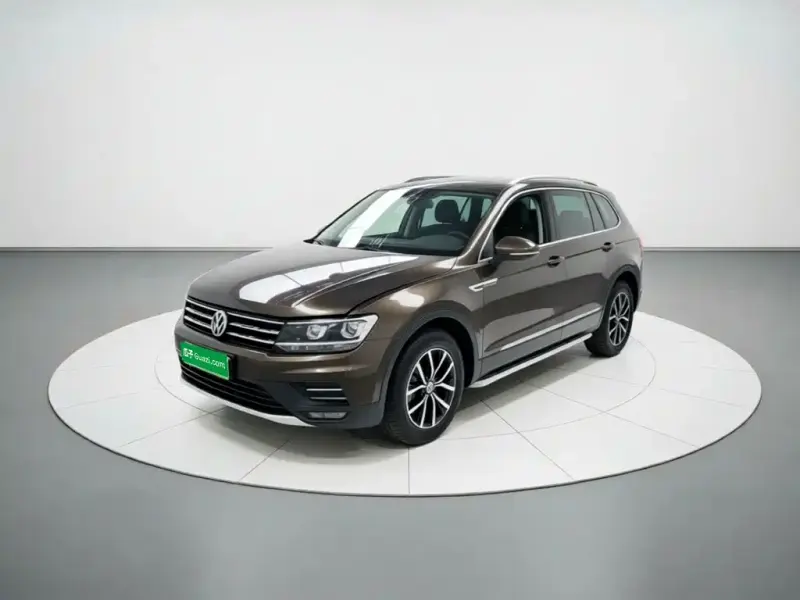 Volkswagen Tiguan L, 2018 — фото 1