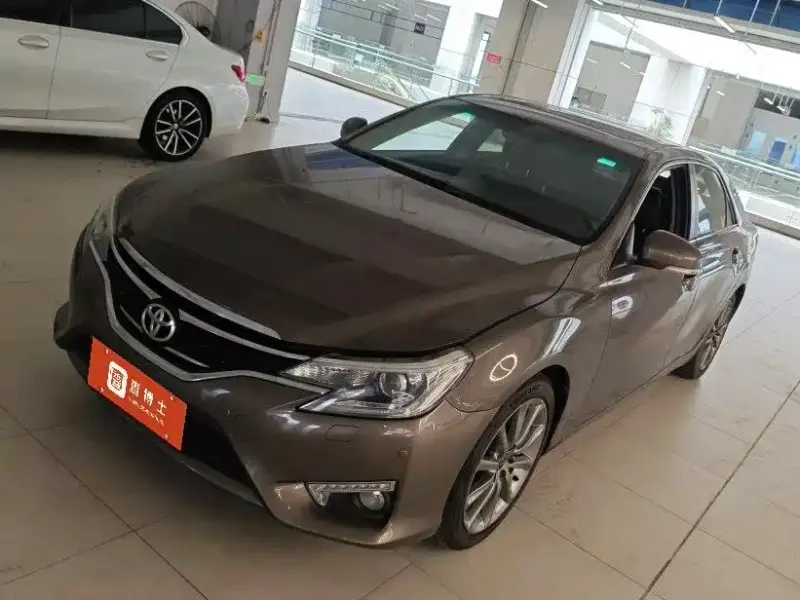 Toyota Reiz, 2015
