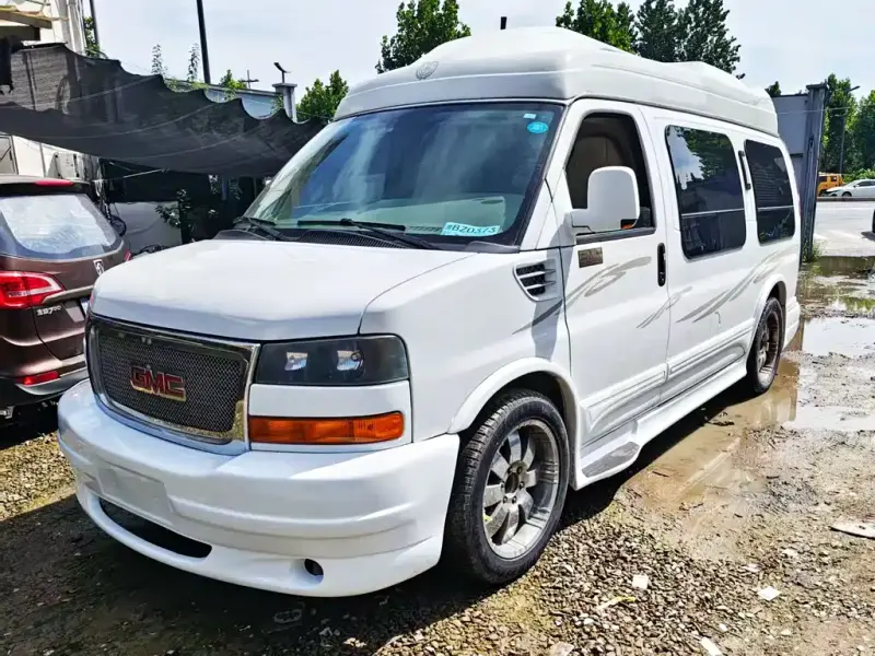 GMC Savana, 2011