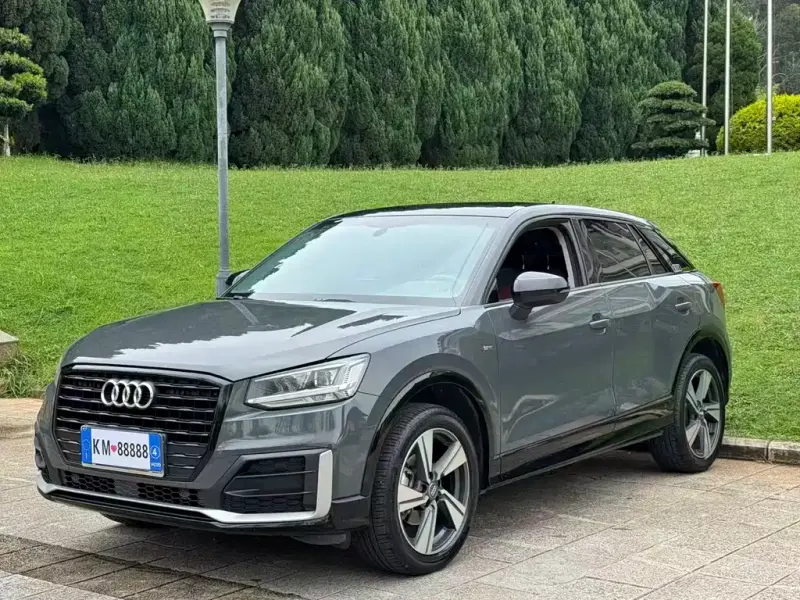 Audi Q2L, 2021